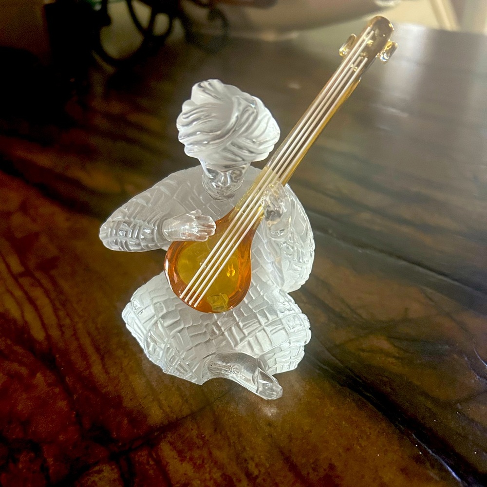 Saint Louis crystal Indian Lute player